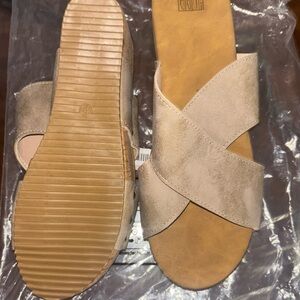 Women's Beige Slide Sandals